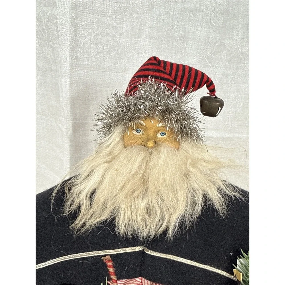 Americana Old World‎ Santa Figure